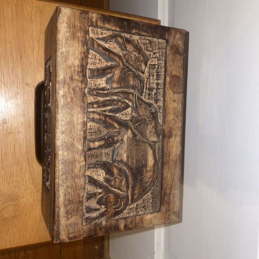 Beautiful Hand Carved Wood Box, Hinged‎ Lid, Herd Of Elephants 8.5 X 5.5x 3.5" - Picture 3 of 9